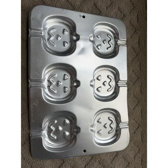 Vintage Wilton Cookie Treat Pan Halloween Jack O Lantern Pumpkin Baking Mold