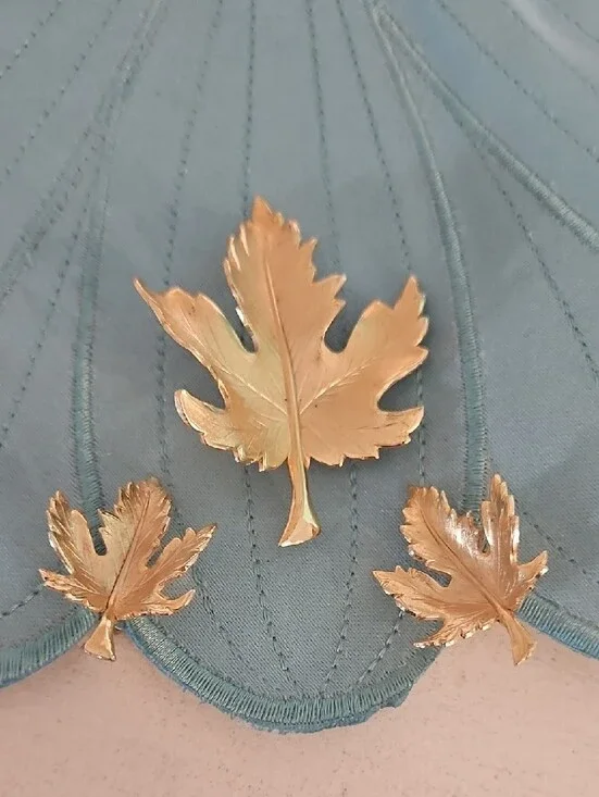 Giovannio Gold Leaf Brooch and Earrings Set