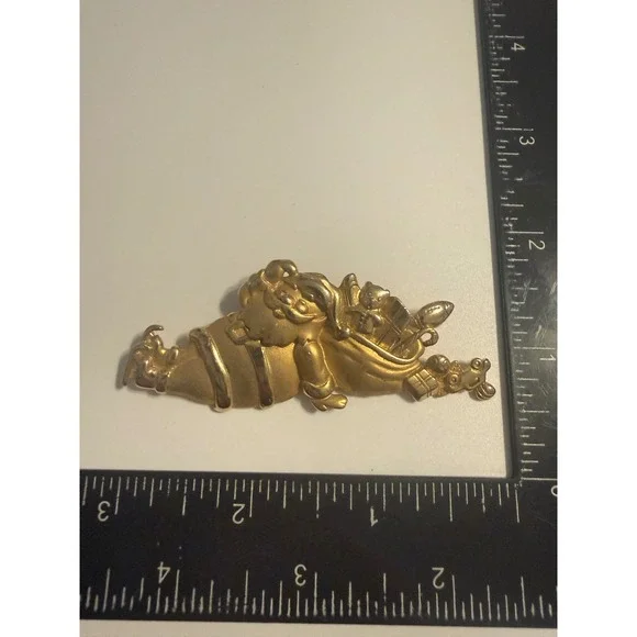 JJ Jonette Jewelry Gold Tone Santa Claus Toy Sack Christmas Brooch Pin
