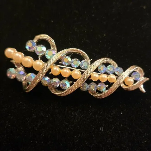 Coro Silver Blue AB Pearl Brooch Pin