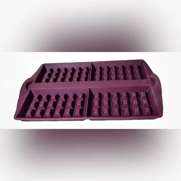 New Tupperware Silicone Waffle Form Pan