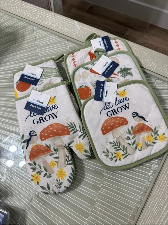 5 pack kitchen oven mitts and pot holders fruit, veggie and  farm themed