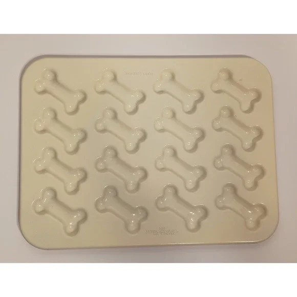 Nordic Ware Bakeware Puppy Love Treat Pan Dog Cookie Baking Pan Non Stick Mold