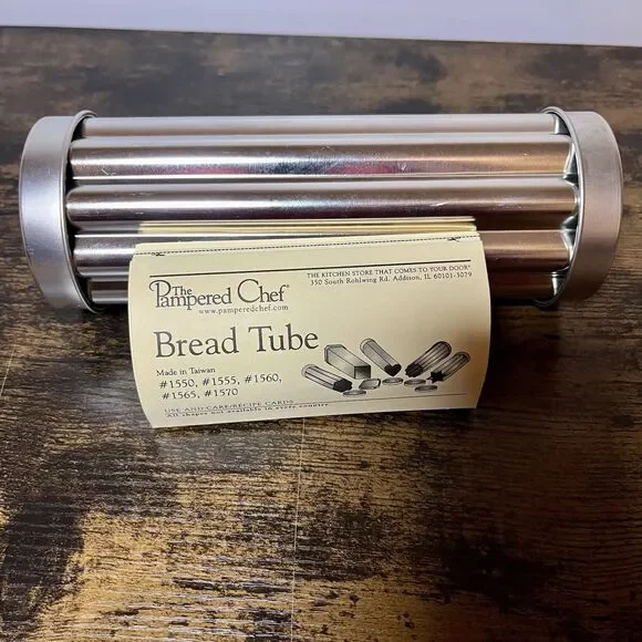 Pampered Chef Scalloped Bread Tube Pan #1565 w/ Recipes Instructions