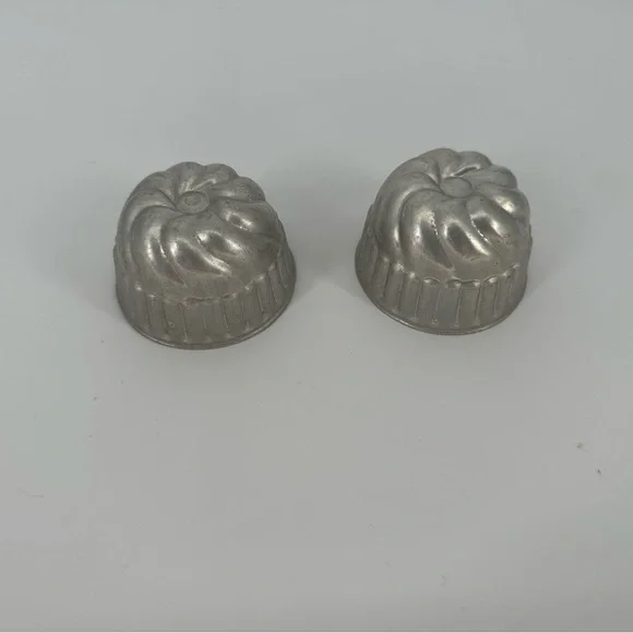 Vintage Silver Metal Baking Molds Set of 2 Round Kitchen Tools Small Cake Pan