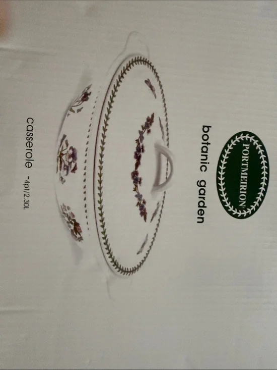 Oval casserole dish