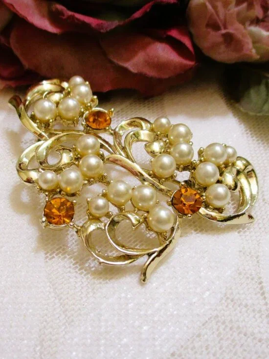 Vintage ART NOUVEAU Brooch: Goldenrod Rhinestone Pearl Swirl, Gold Plate