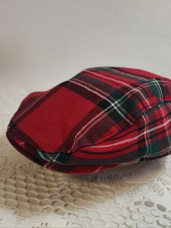 Gymboree Christmas Red Tartan Plaid Newsboy Cap Hat 12-24 months