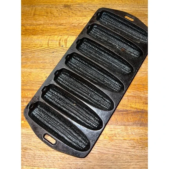 Vintage Cast Iron Cornbread Pan 7 Slot Corn Cob Shape Muffin Mold Baking Tray