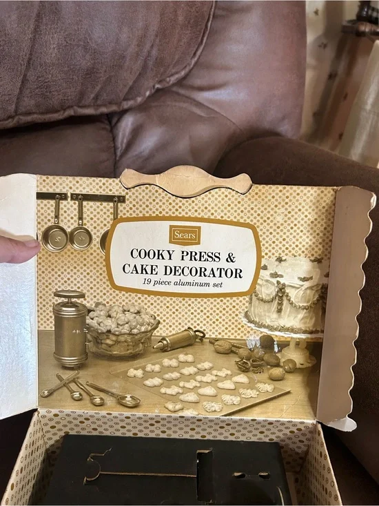 Sears Gold and Beige Cooky Press & Cake Decorator Set