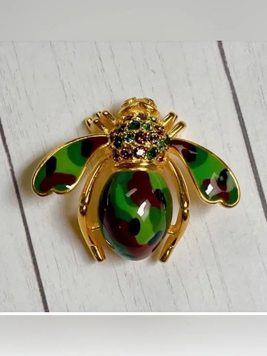 VINTAGE JOAN RIVERS CLASSICS ENAMEL CAMO SWAROVSKI CRYSTALS BEE BROOCH