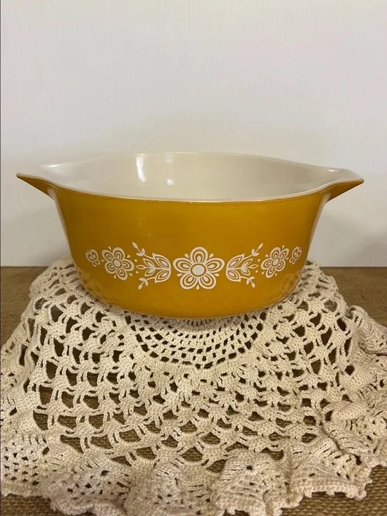 PYREX #475-B Butterfly Casserole Dish Bowl Golden Yellow Cinderella 2.5 QT