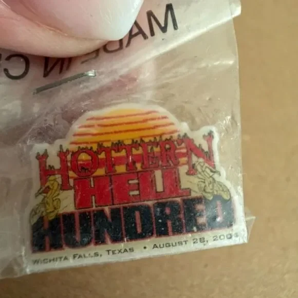 Vtg 2004 hotter n hell hundred bicycle race pin