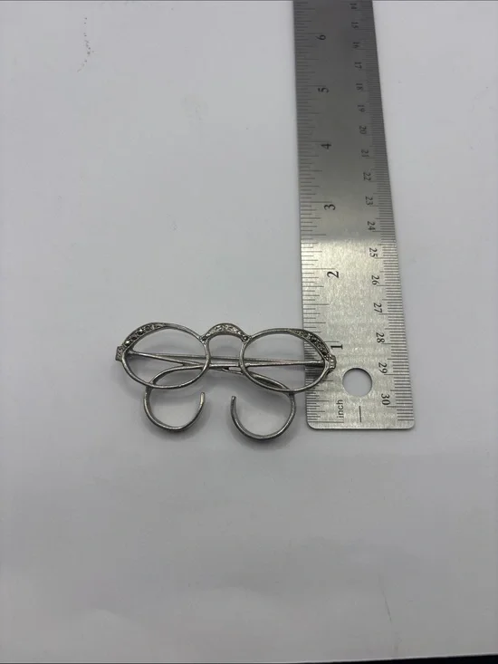 1928 Silver Tone Spectacles Brooch with Clear Rhinestones Accent