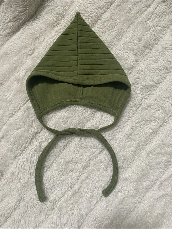 Kate Quinn Olive Green Ribbed Baby Bonnet
