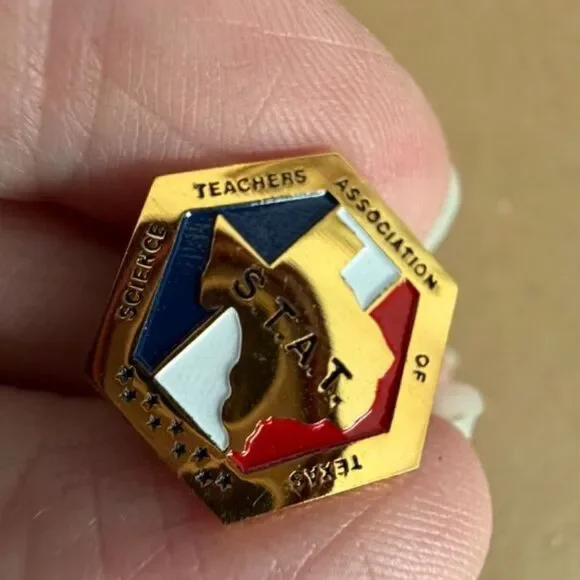 Vtg. gold tone texas science teachers association S.T.A.T. enamel lapel pin