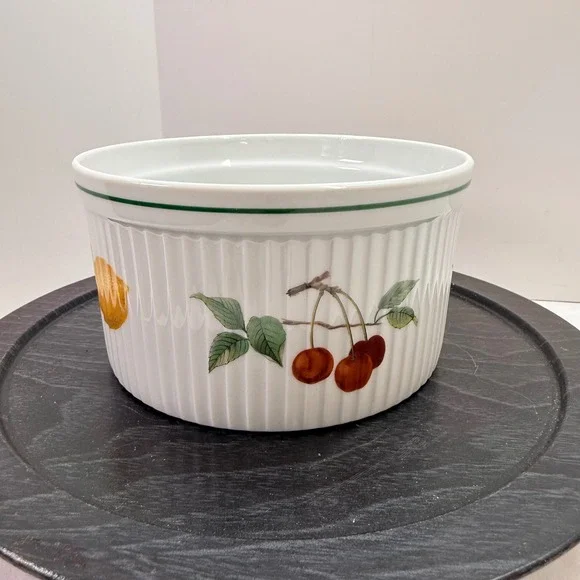 Royal‎ Worcester Evesham Green rim Vale Porcelain Souffle Dish 7 inch England