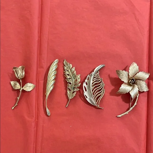 Vintage Gold-Tone Brooch Set