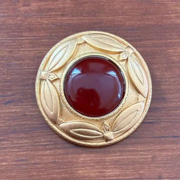MONET Smithsonian Egyptian Revival Gold Tone Faux Carnelian Cabochon Brooch Pin