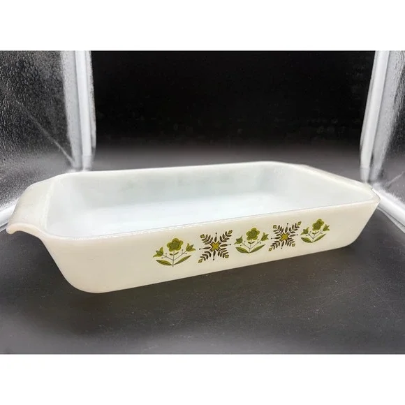 Anchor Hocking Fire-King Meadow Green Milk Glass Baking Dish Rectangular 1.5 Qt