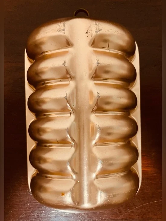Vintage Aluminum Fluted Jello Mold Loaf Cake Pan Hanging Kitchen Bakeware 7”