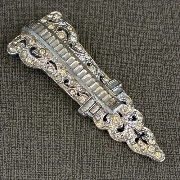 Vintage Art Deco Pot Metal Dress Clip Silver Tone Baguette Rhinestone 2.75