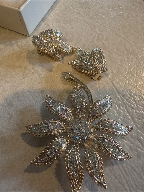 Vintage Gold and Clear Crystal Floral Brooch with Clip-On Earrings