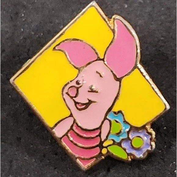 Disney Pin 1137  Piglet from the Hallmark Pin Pair Winnie the Pooh Pal‎ Vintage