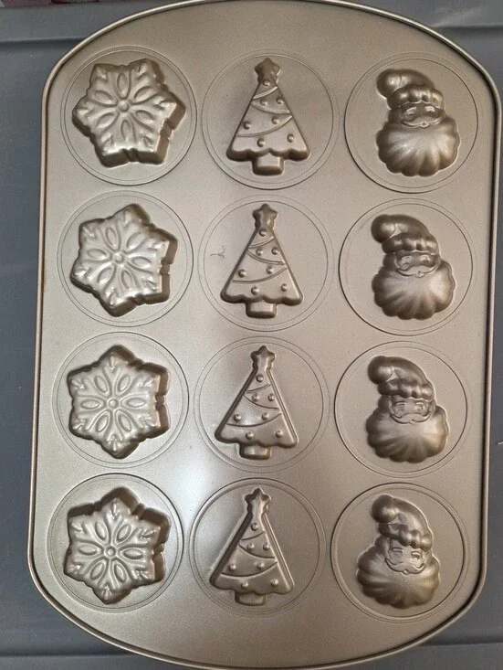 Wilton Holiday Nonstick Cookie Cake Pan Santa Christmas Tree And Snowman