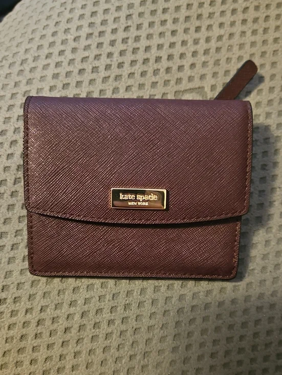 kate spade plum saffiano leather compact wallet with gold plaque