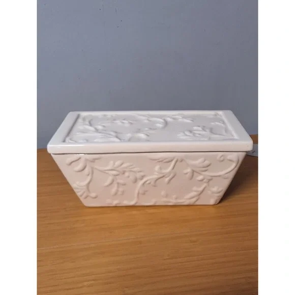Real Home White Ceramic Loaf Pan with Lid Embossed Floral Earthenware Baker