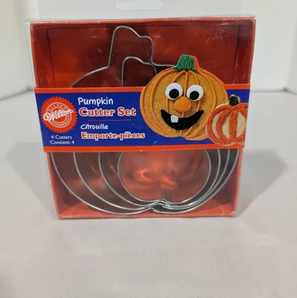 Wilton Pumpkin Cutter Set - Silver - Set of 4 - NEVER USED!