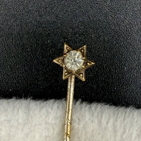 Vintage Rhinestone Star Stick Pin Gold Tone