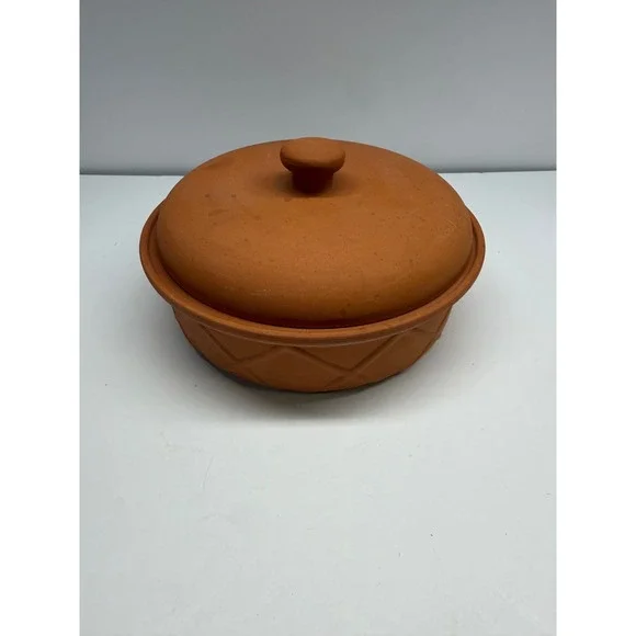 Terracotta Lidded Baker Round Unglazed Clay Casserole Dish Glazed Interior 8.5in