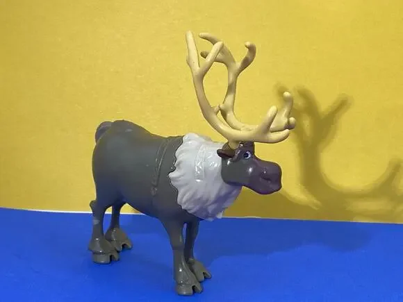 DISNEY FROZEN PLASTIC REINDEER 3.5” FIGURE CAKE TOPPER