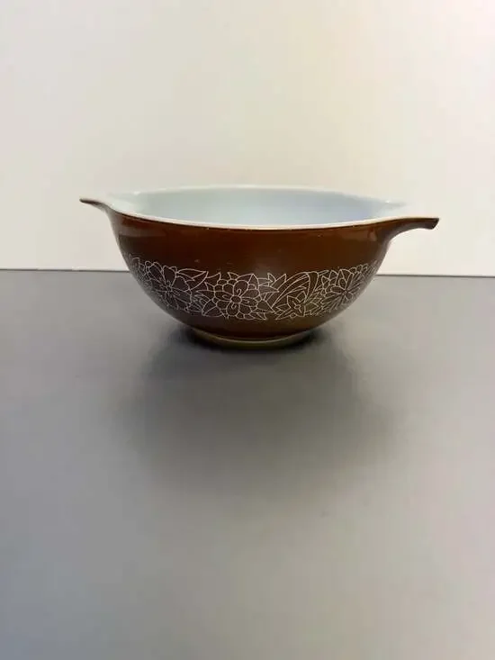 Pyrex Midcentury Woodland Brown Mixing Serving Bowls 442  Please see pictures. S