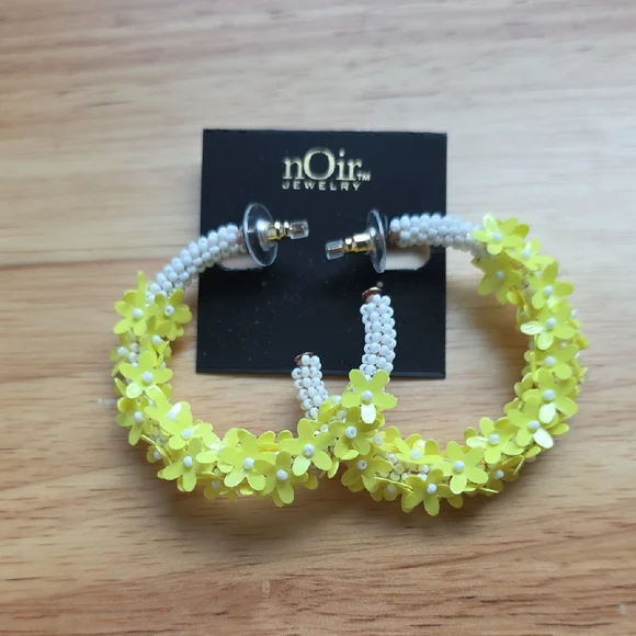 nOir Jewelry Yellow and White Floral Hoop Earrings