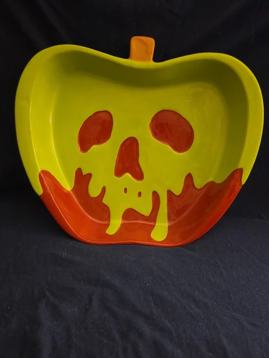Disney Villains Poison Apple Baking Dish Brand New