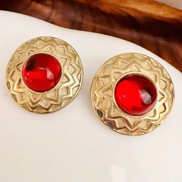 Vintage Galleria Gripoix Glass Earrings Cabochon Clip On Red Gold Tone Round