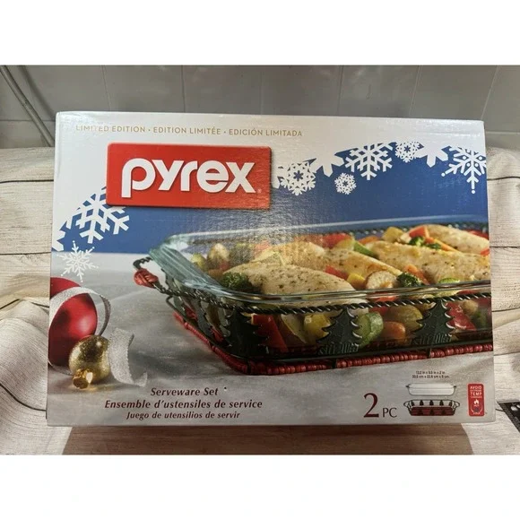 NIB Pyrex Limited Edition Baking Dish 13