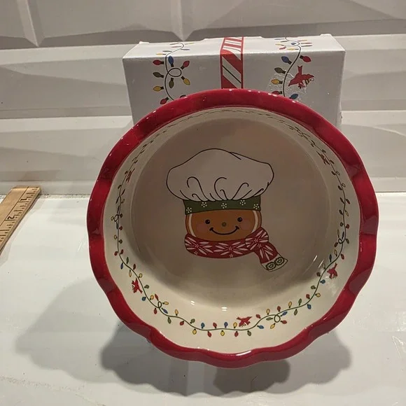 Temp-tations  By Tara Winter Whimsy Christmas Gingerbread Man 12oz Mini Pie Dish