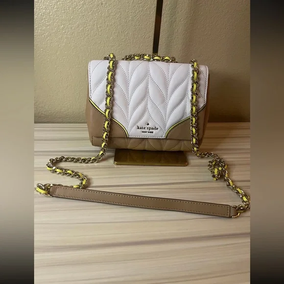 🛍️NWOT Kate Spade White and Tan Quilted Shoulder Bag