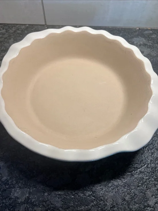 10” Pie stoneware. Heritage Collection by The Pampered Chef Excellent condition