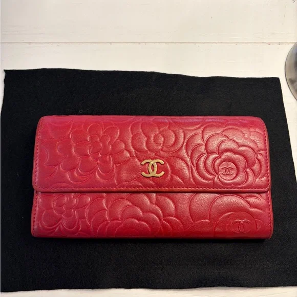 CHANEL Red Camellia Quilted Leather Long Wallet with Gold CC