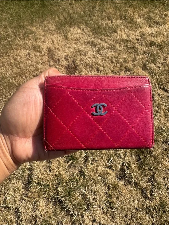 CHANEL Quilted Red Card Holder with Silver Interlocking CC Hardware