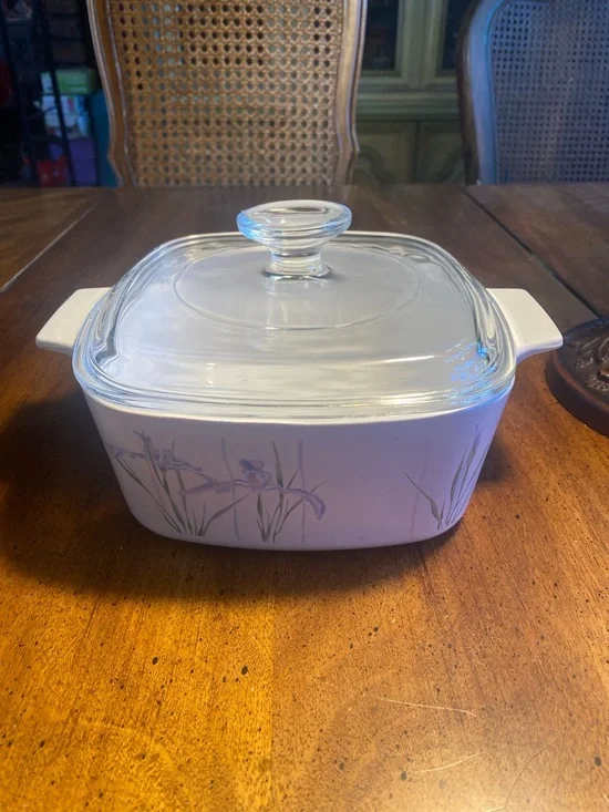 Corningware Shadow Iris 1.5 Qt Casserole Pan and Pyrex Lid