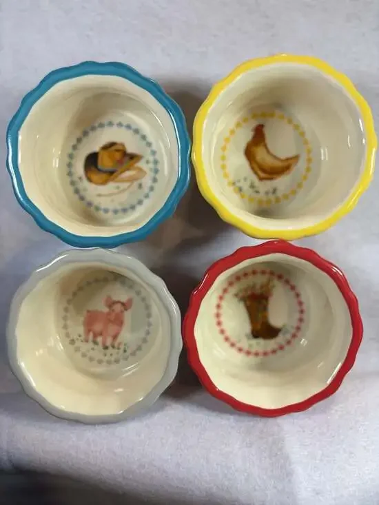 The Pioneer Woman Set of 4 Scalloped Stoneware Ramekins w/ Farm Animals