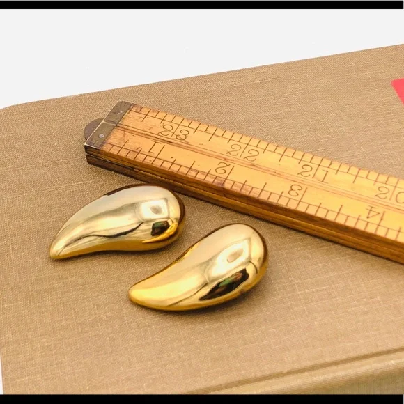 Vintage clip on chunky gold earrings new old stock