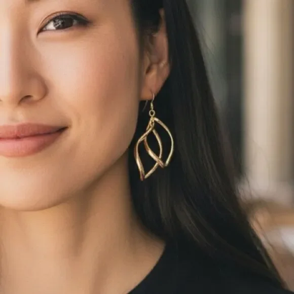 49E - Elegant Gold Leaf Earrings‎
