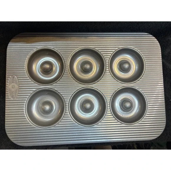 USA Pan 6 Well Nonstick Donut Pan Aluminized Steel Bakeware Silver 1250ST